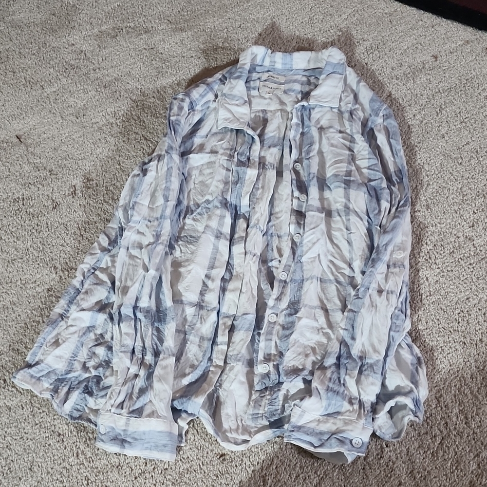 Thread Supply size m button down